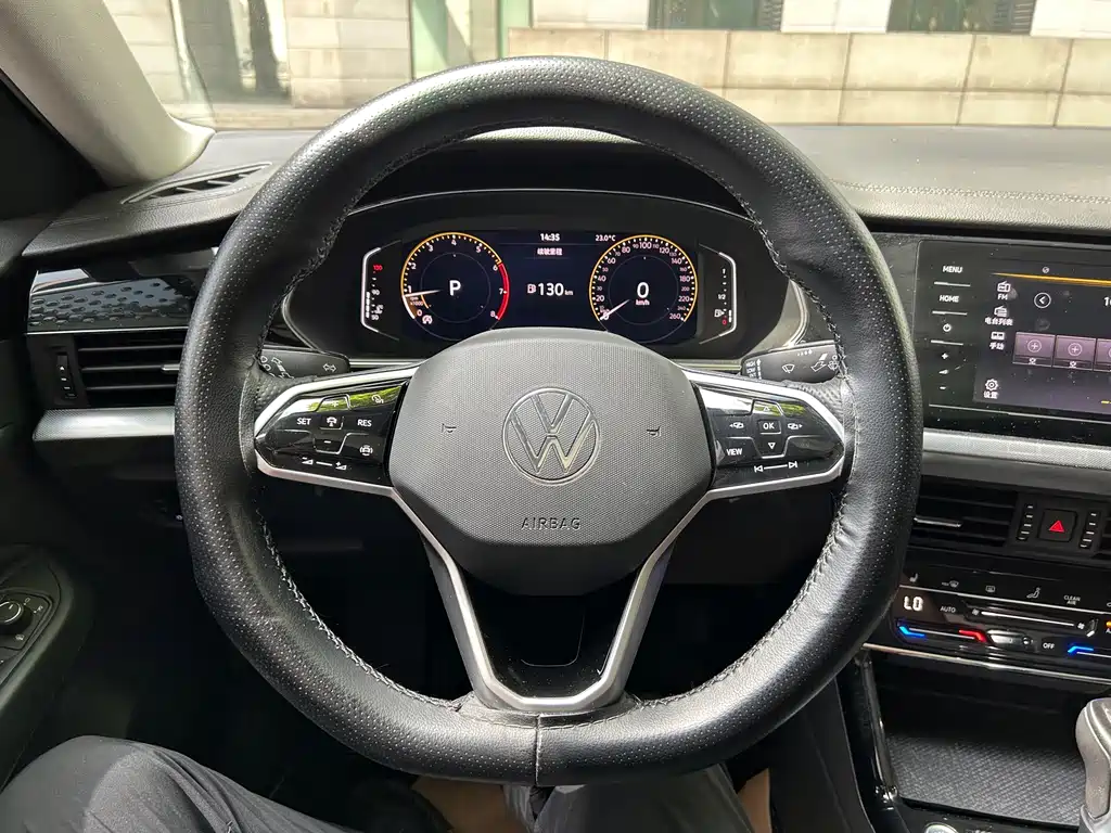 Volkswagen Passat — фото 8