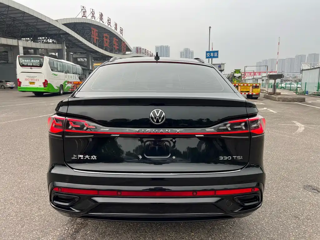 Volkswagen Tiguan X — фото 9