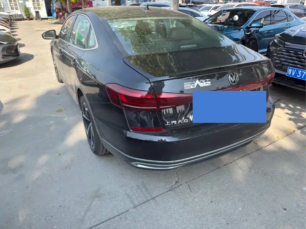 Volkswagen Passat — фото 7