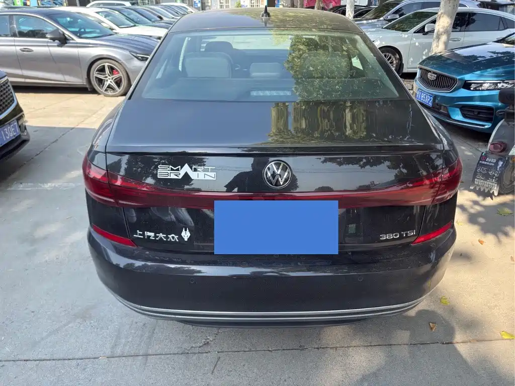 Volkswagen Passat — фото 8
