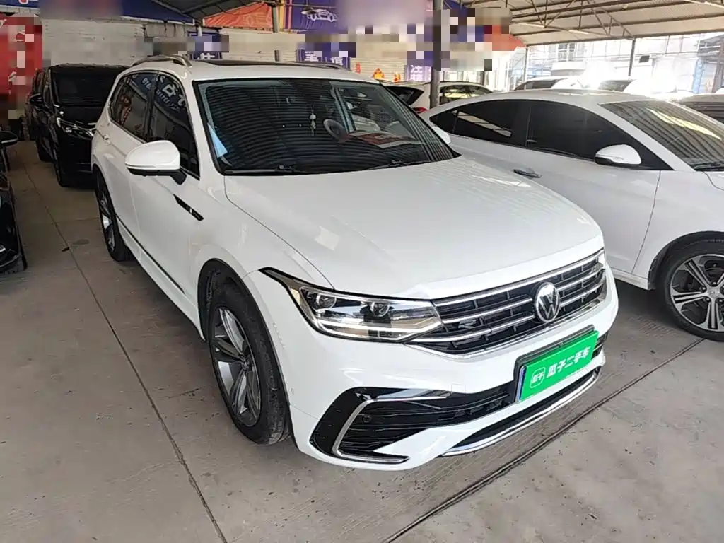 Volkswagen Tiguan L — фото 4
