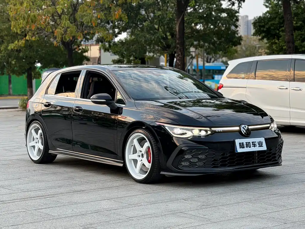 Volkswagen Golf GTI — фото 3