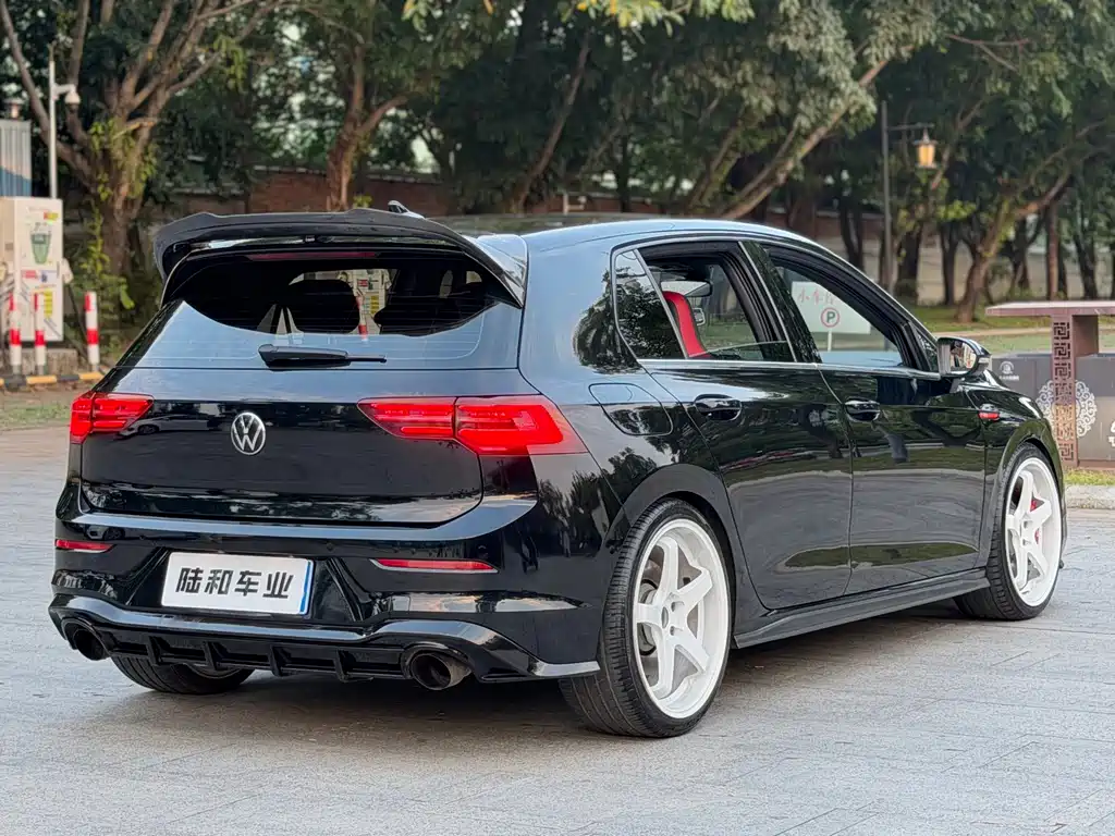 Volkswagen Golf GTI — фото 6