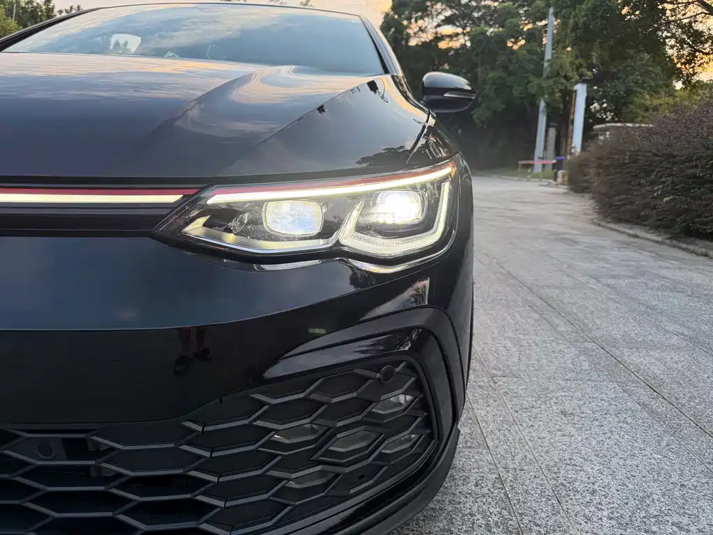 Volkswagen Golf GTI — фото 8