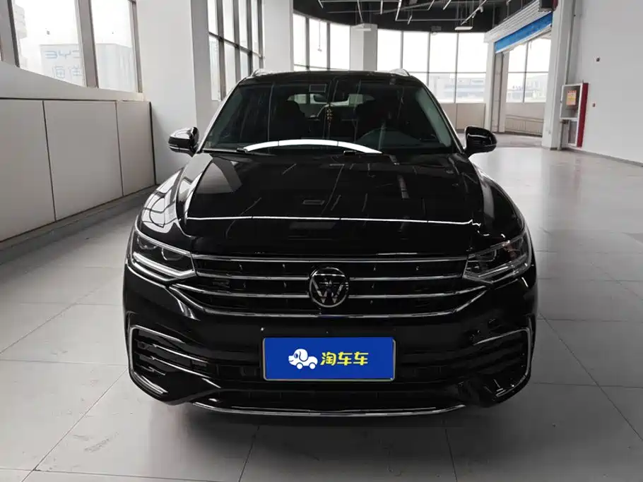 Volkswagen Tiguan L — фото 2