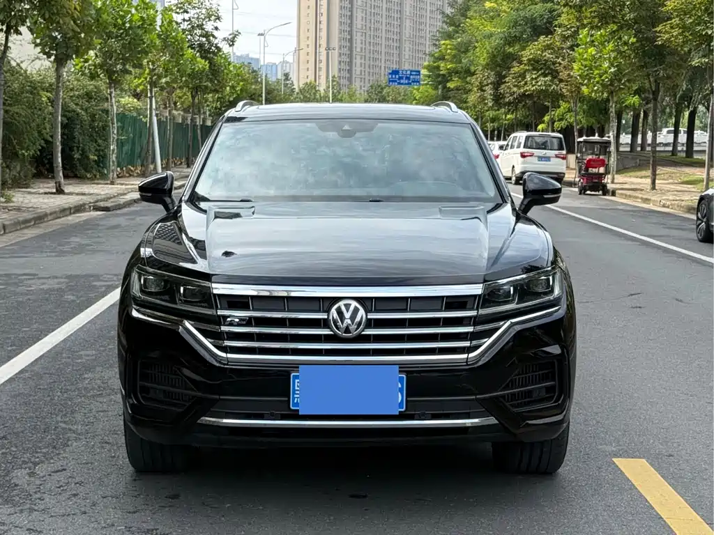 Volkswagen Touareg — фото 2