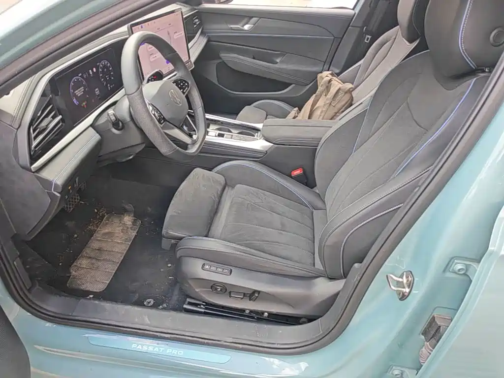 Volkswagen Passat — фото 20