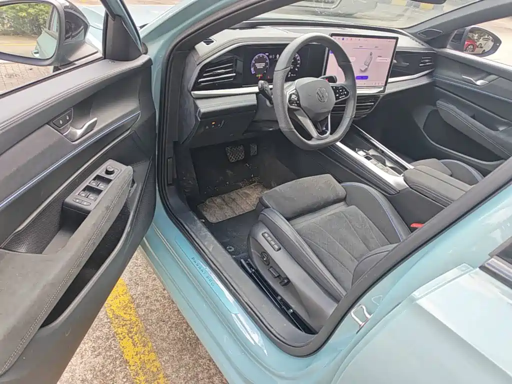 Volkswagen Passat — фото 21