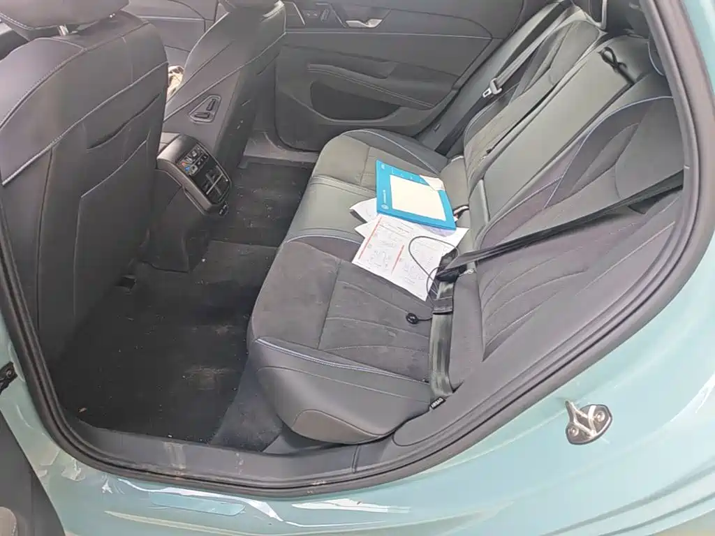 Volkswagen Passat — фото 22