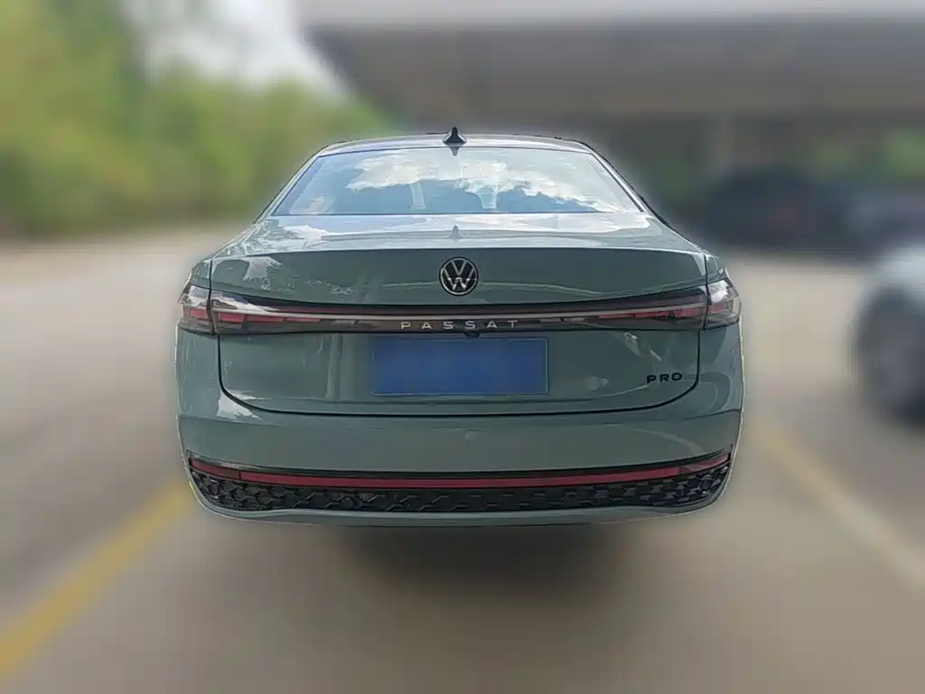 Volkswagen Passat — фото 8