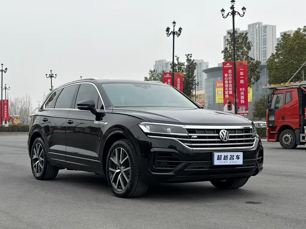 Volkswagen Touareg — фото 3