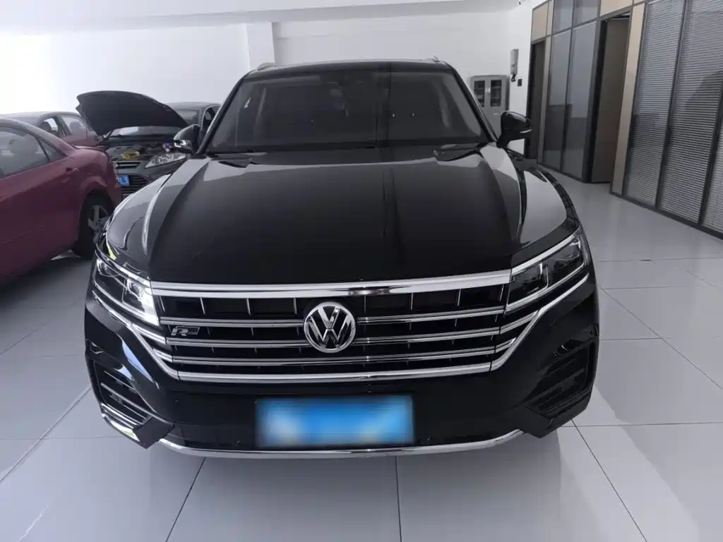 Volkswagen Touareg — фото 4