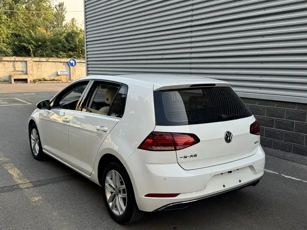 Volkswagen Golf — фото 2
