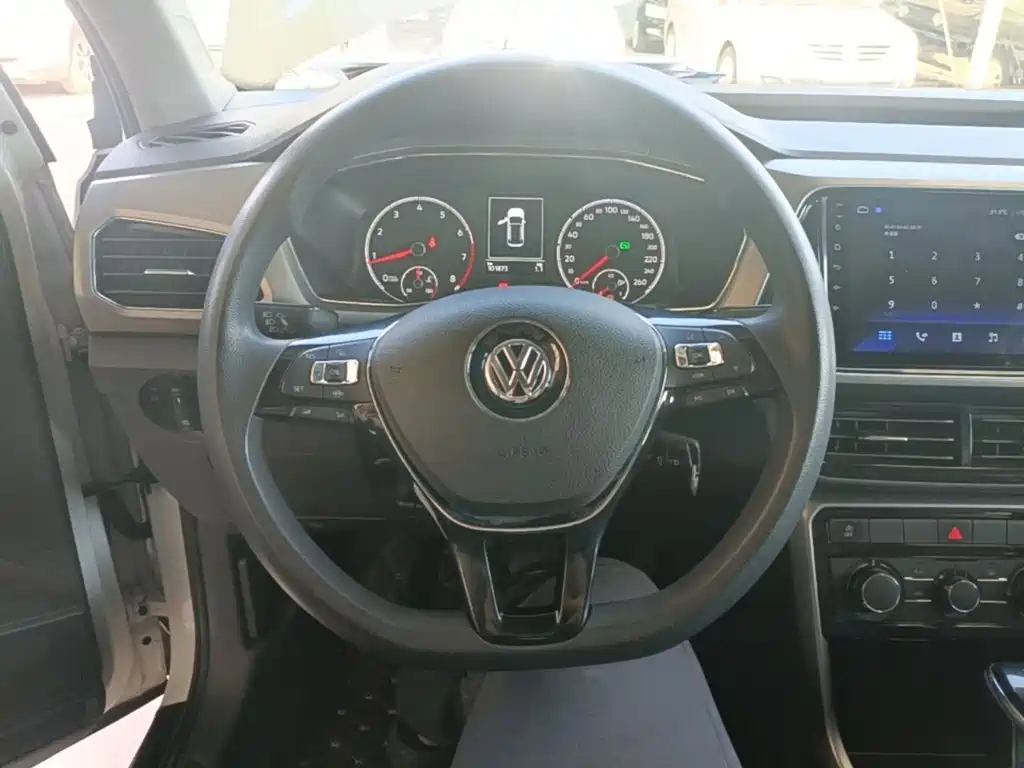 Volkswagen T-Cross — фото 11