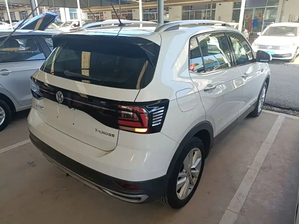 Volkswagen T-Cross — фото 7