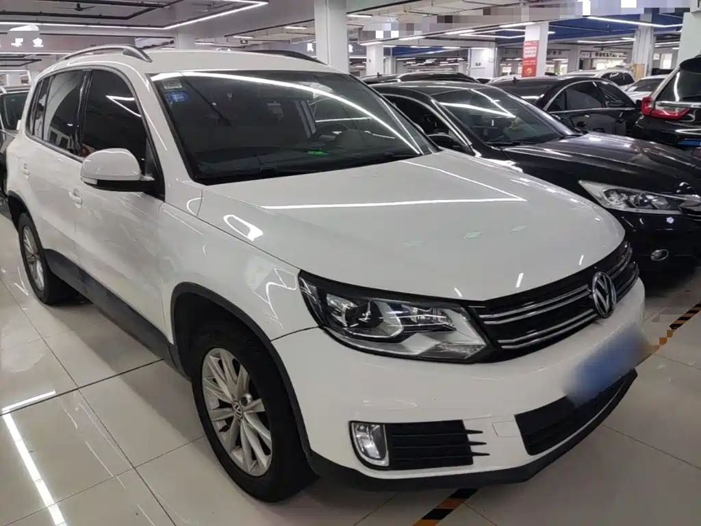 Volkswagen Tiguan — фото 4