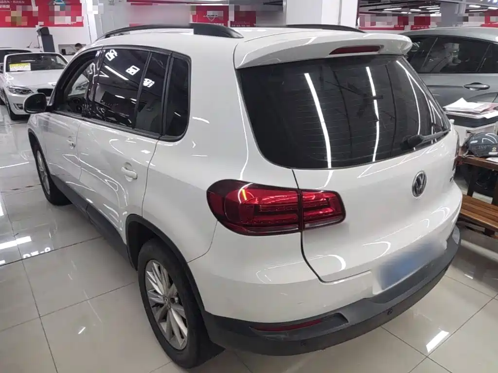 Volkswagen Tiguan — фото 5