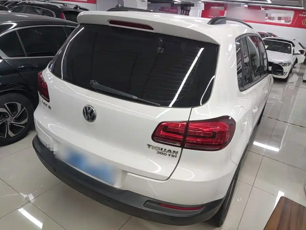 Volkswagen Tiguan — фото 7