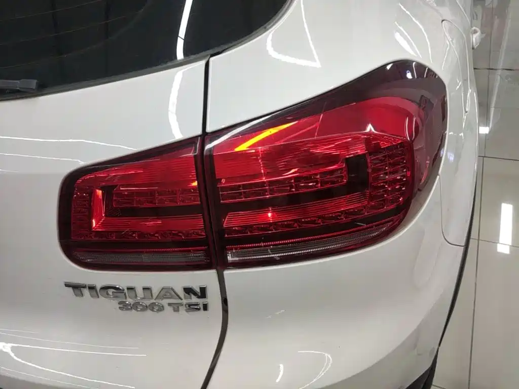 Volkswagen Tiguan — фото 8