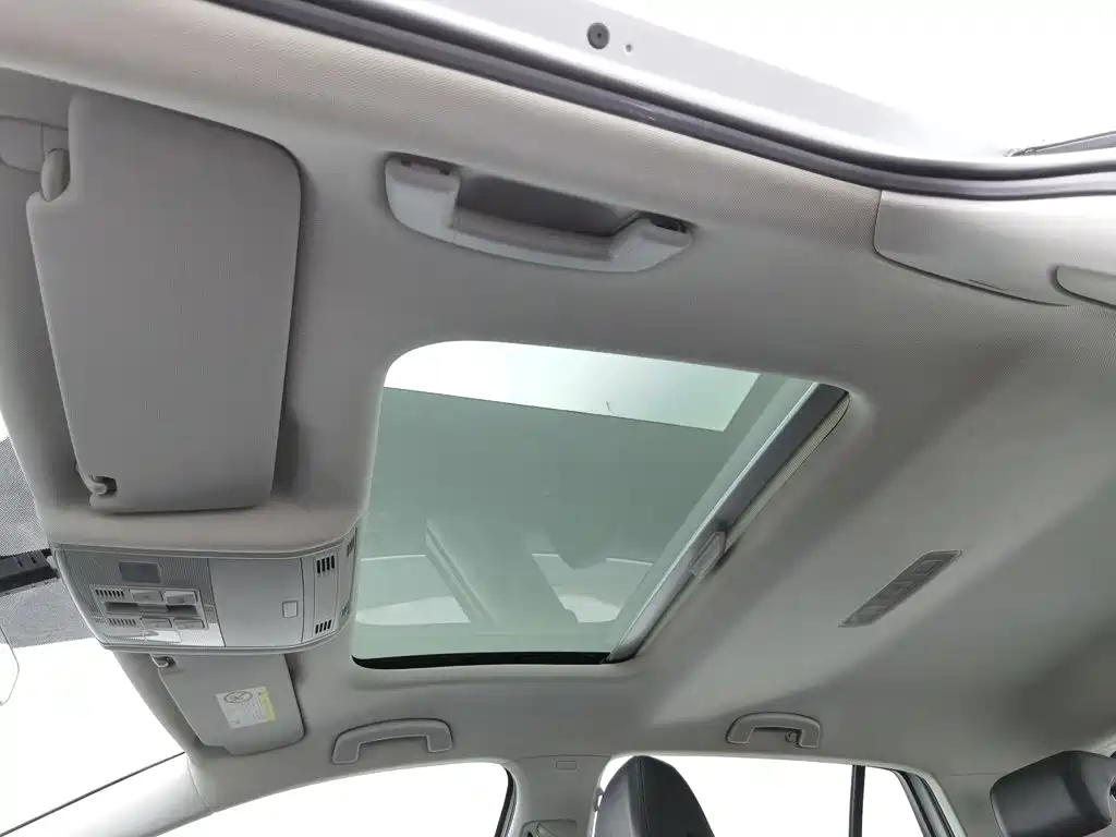 Volkswagen Golf — фото 14