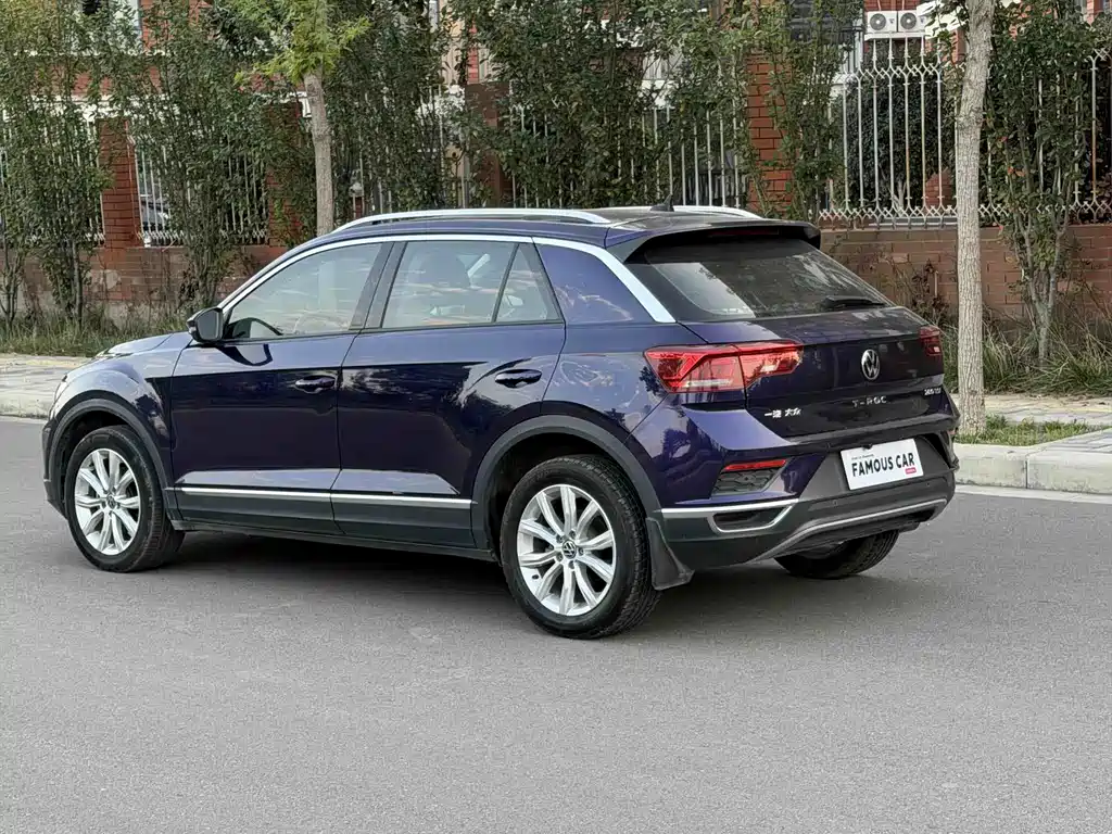 Volkswagen T-Roc — фото 6