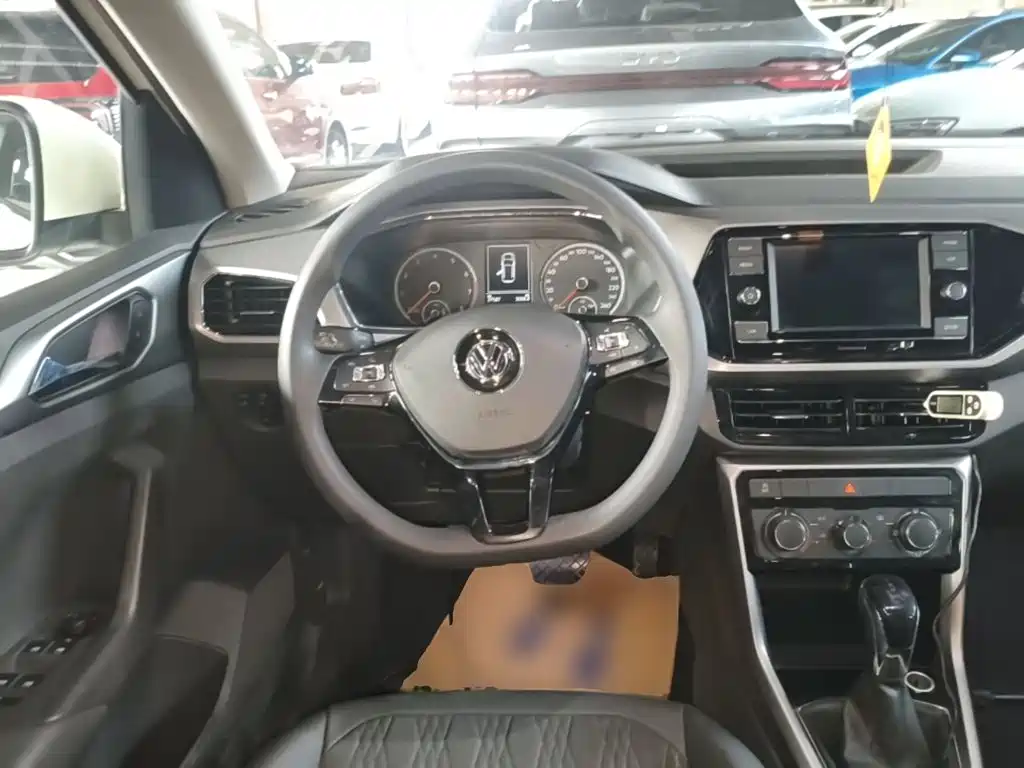 Volkswagen T-Cross — фото 11
