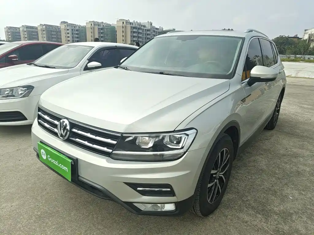 Volkswagen Tiguan L — фото 2