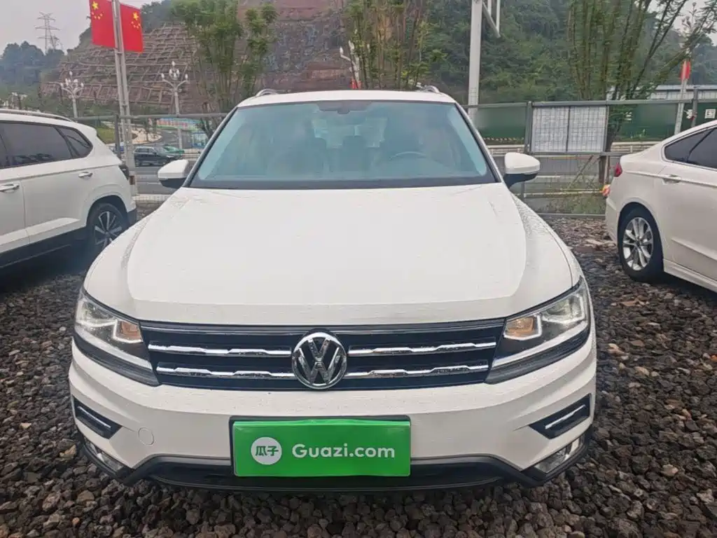 Volkswagen Tiguan L — фото 3