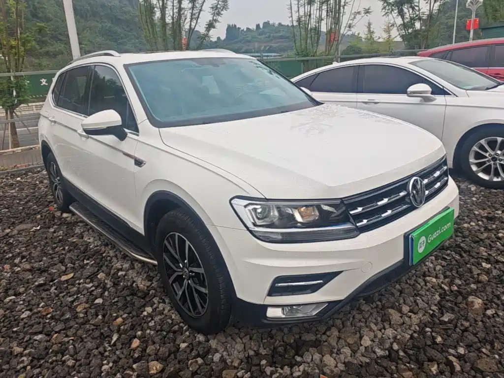 Volkswagen Tiguan L — фото 4