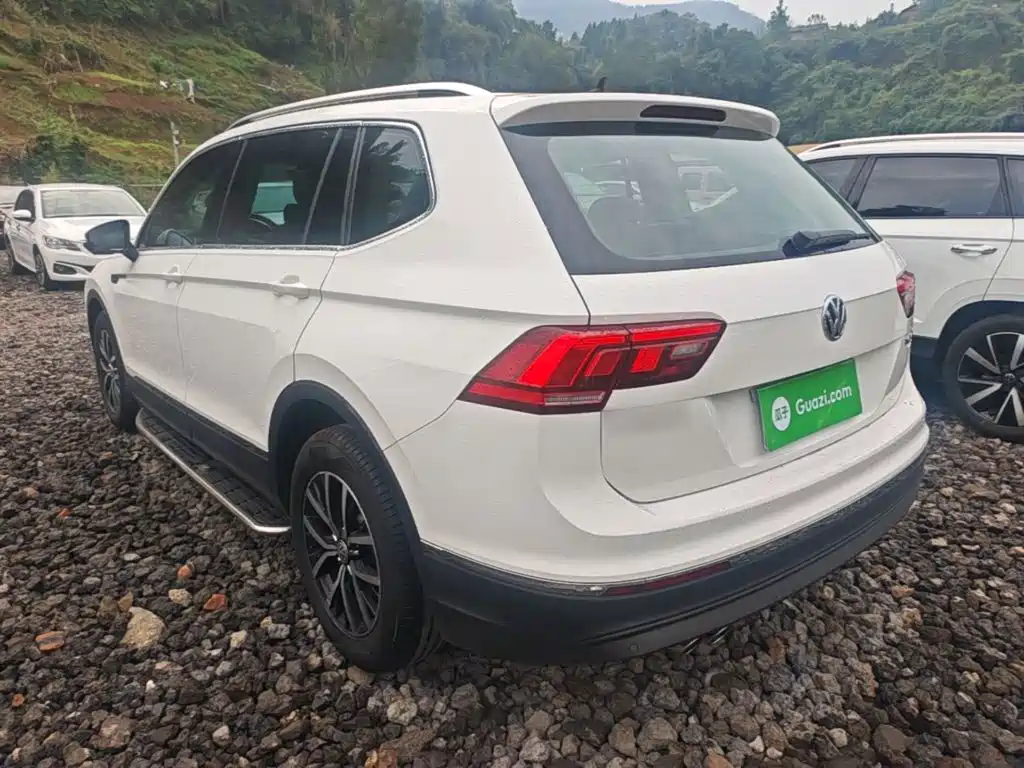 Volkswagen Tiguan L — фото 5