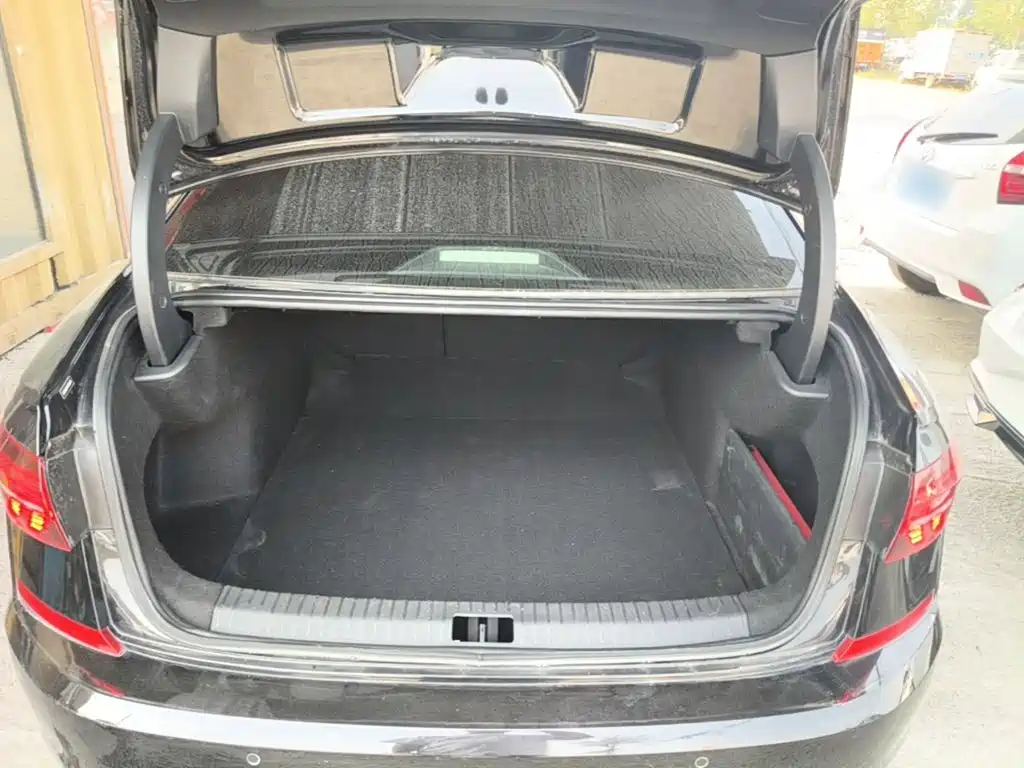 Volkswagen Passat — фото 15