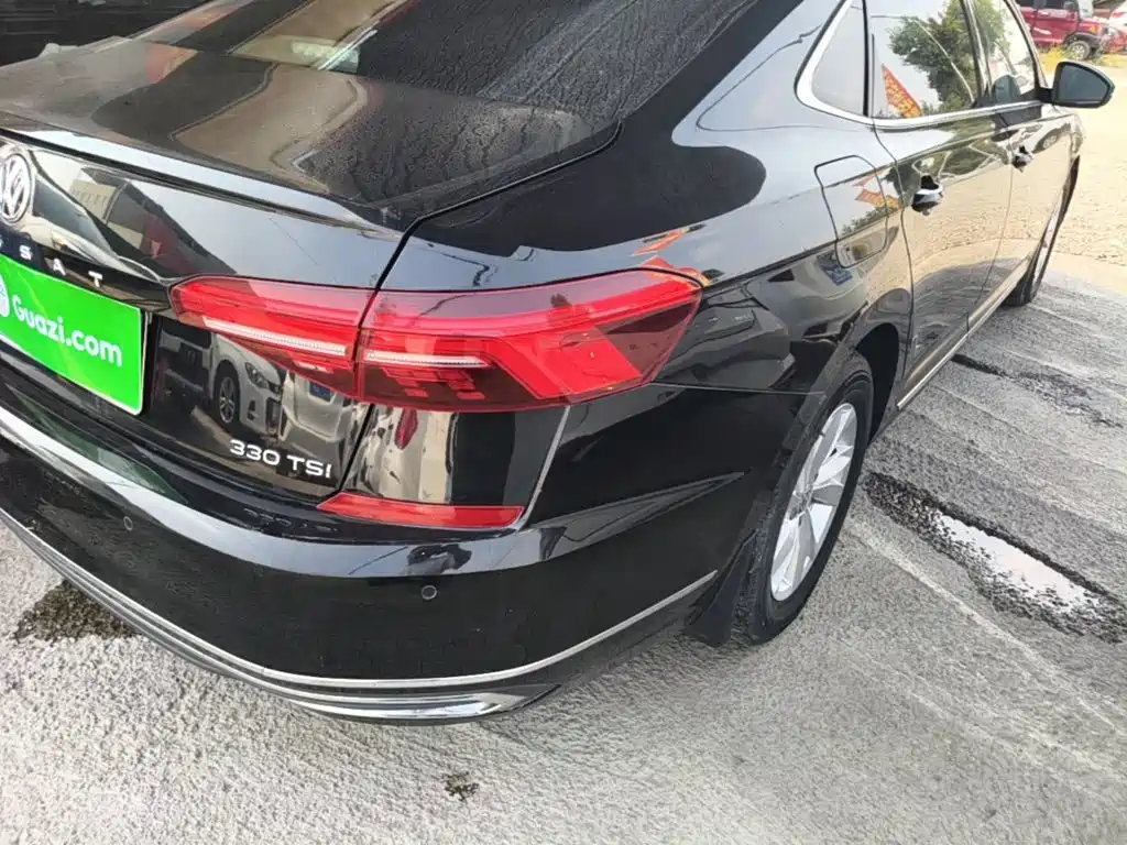 Volkswagen Passat — фото 24