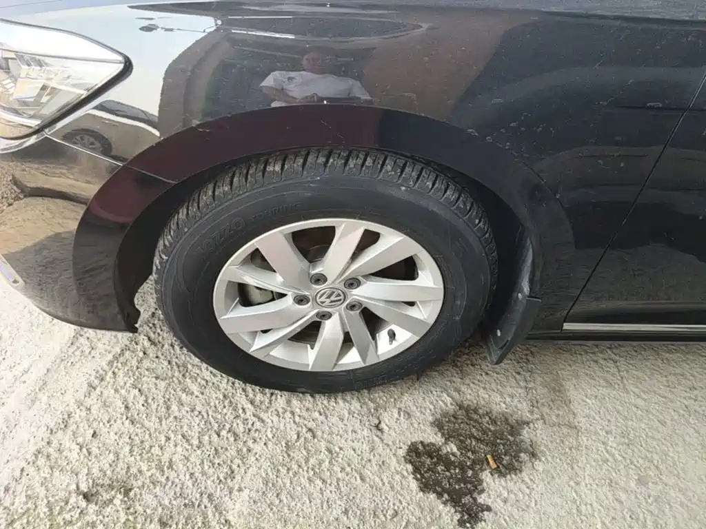 Volkswagen Passat — фото 25