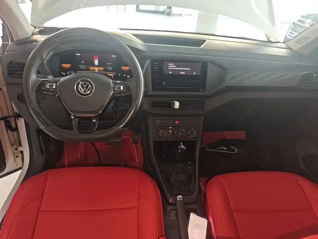 Volkswagen T-Cross — фото 10