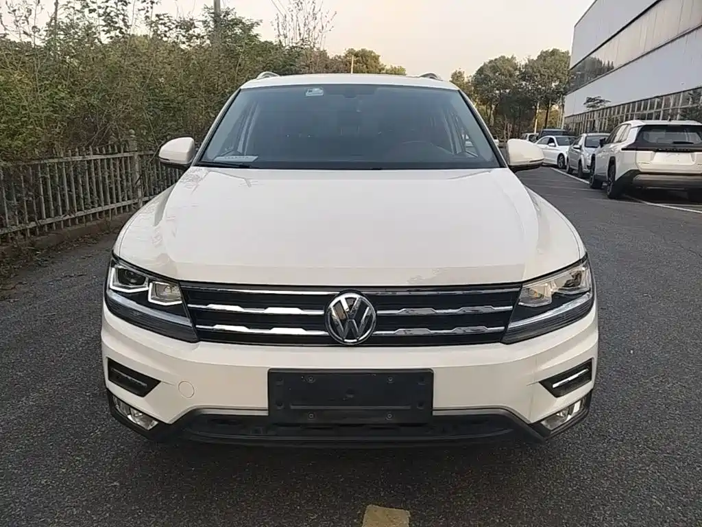 Volkswagen Tiguan L — фото 3