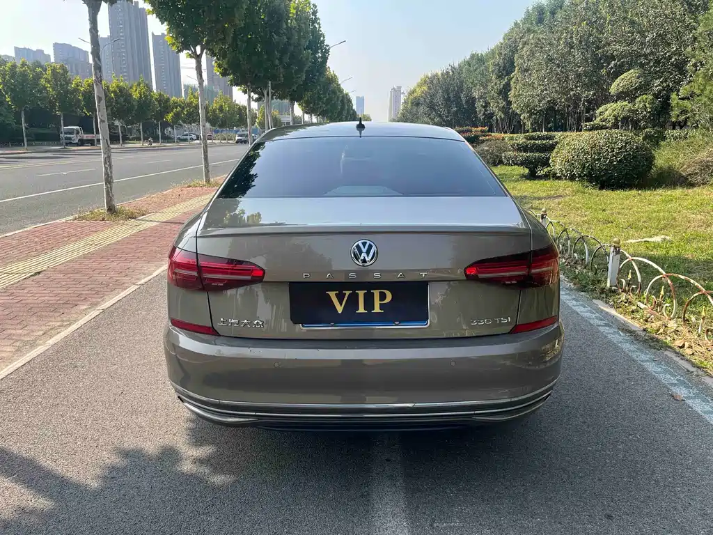 Volkswagen Passat — фото 9