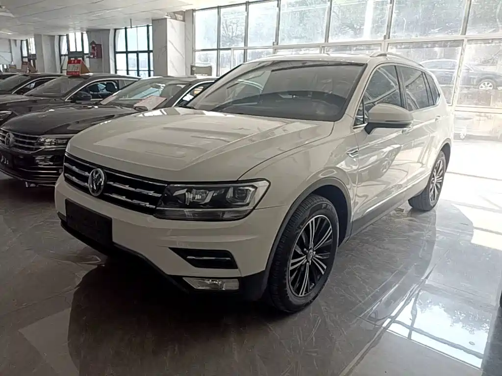 Volkswagen Tiguan L — фото 2