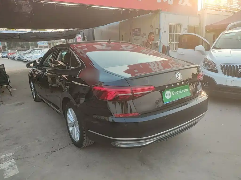 Volkswagen Passat — фото 5