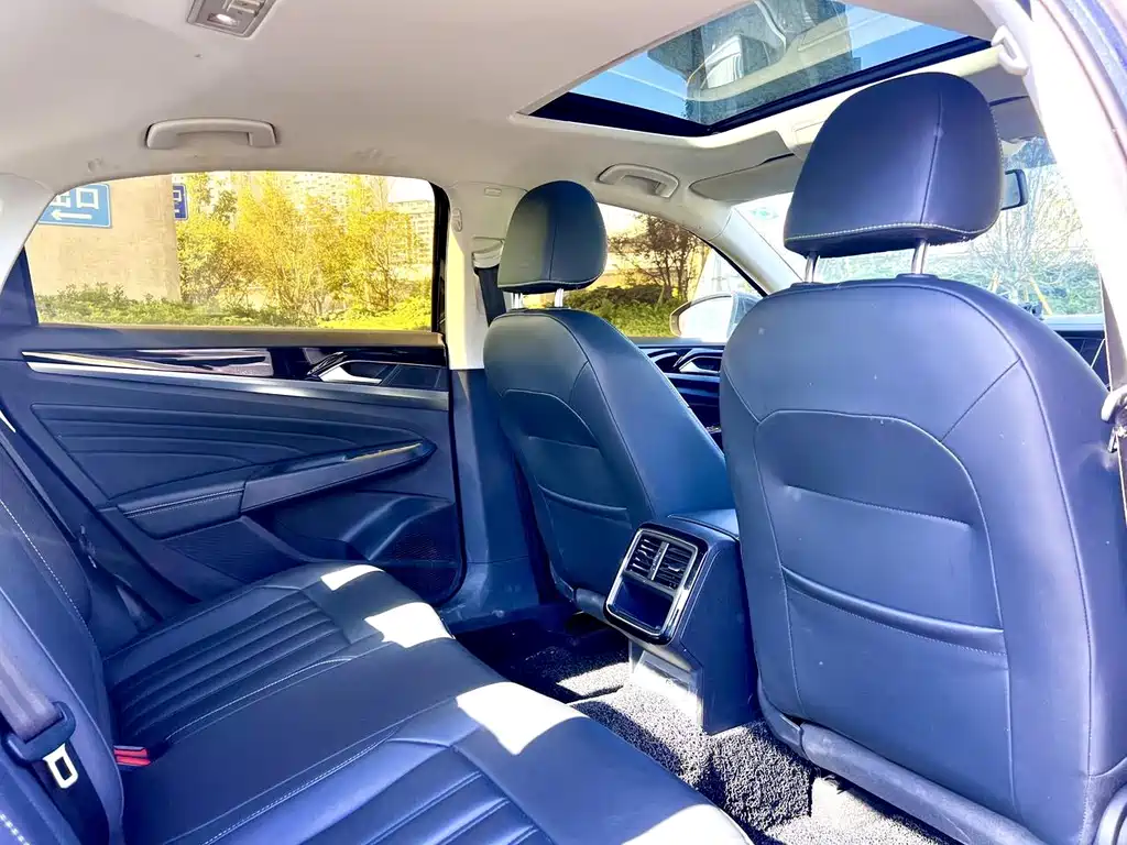 Volkswagen Passat — фото 9