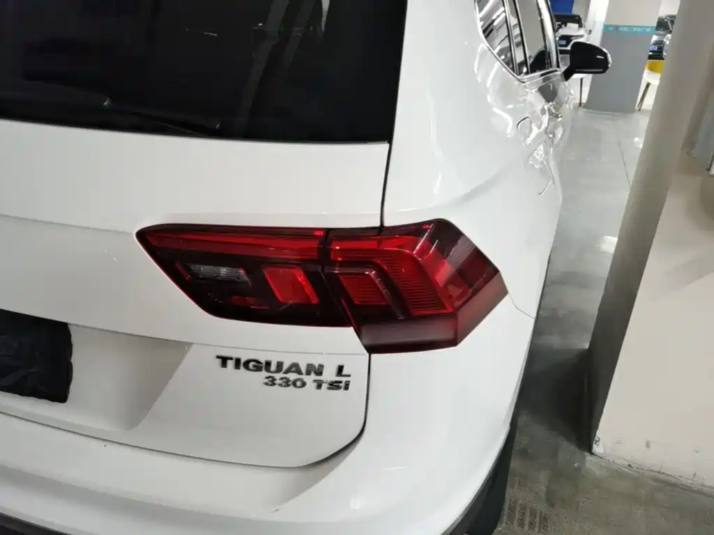 Volkswagen Tiguan L — фото 8