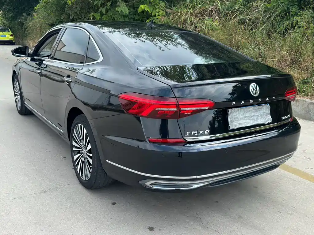 Volkswagen Passat — фото 7