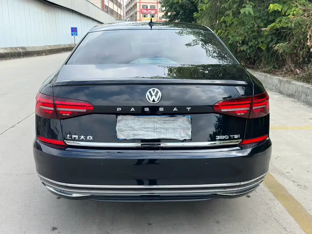 Volkswagen Passat — фото 8
