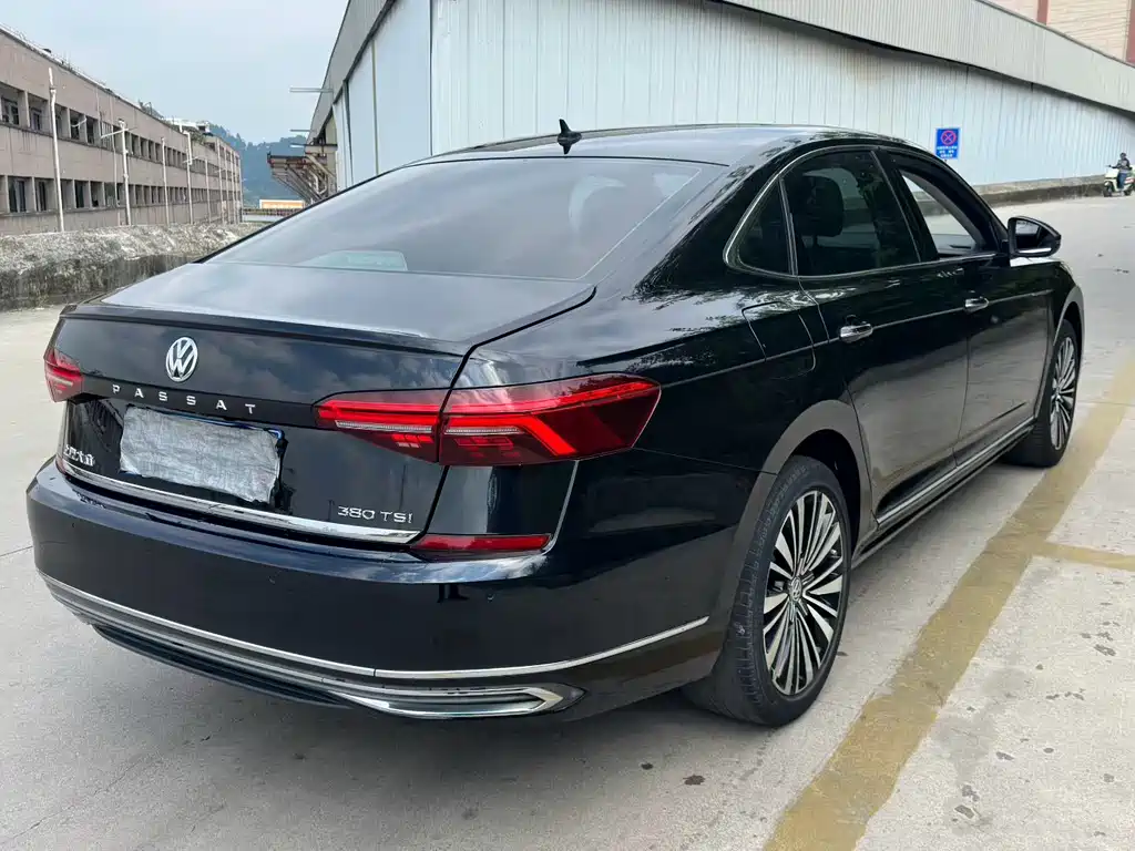 Volkswagen Passat — фото 9