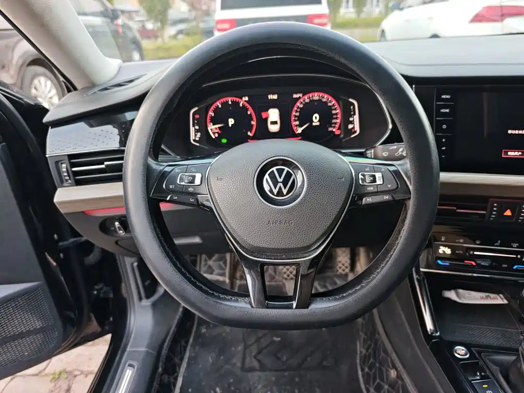 Volkswagen Passat — фото 11