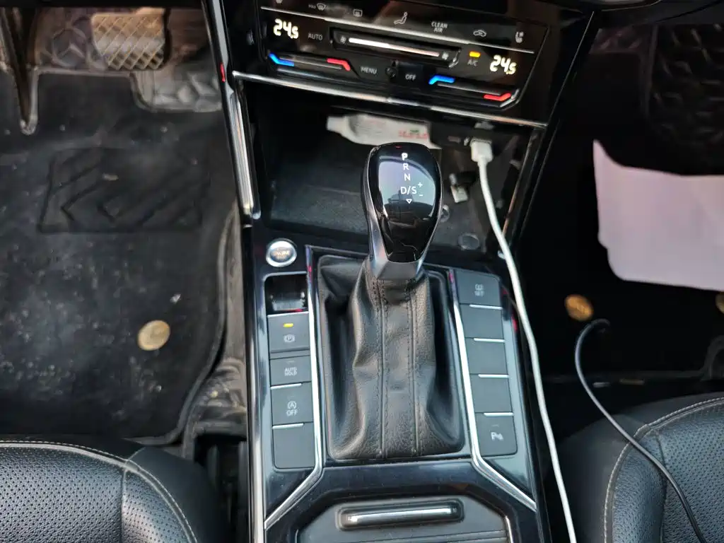 Volkswagen Passat — фото 14