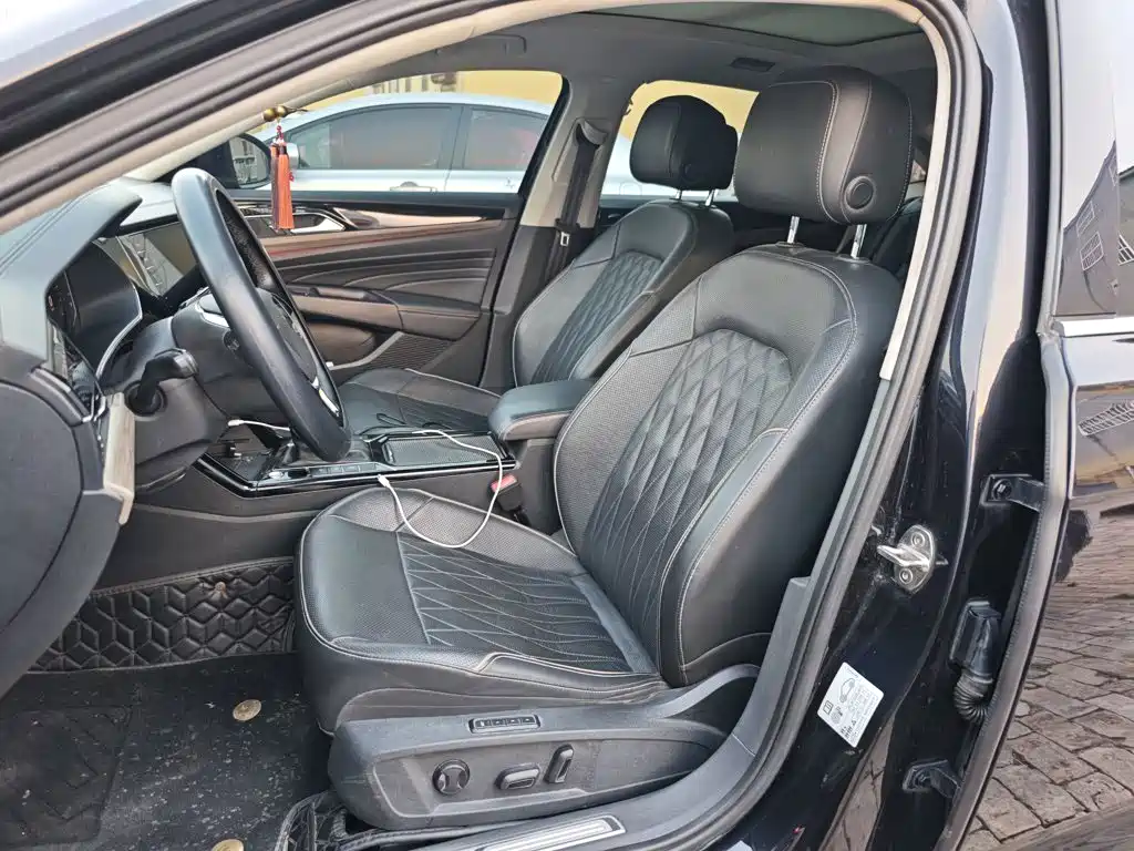 Volkswagen Passat — фото 15
