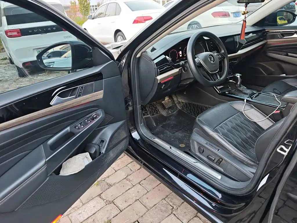 Volkswagen Passat — фото 16