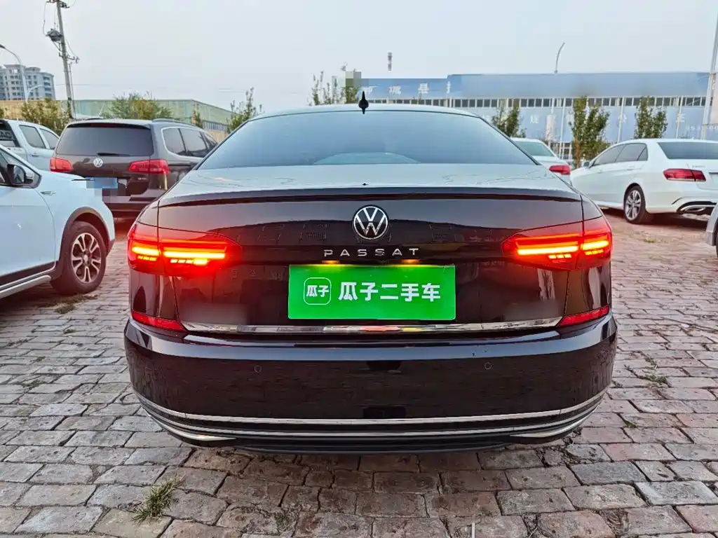 Volkswagen Passat — фото 6