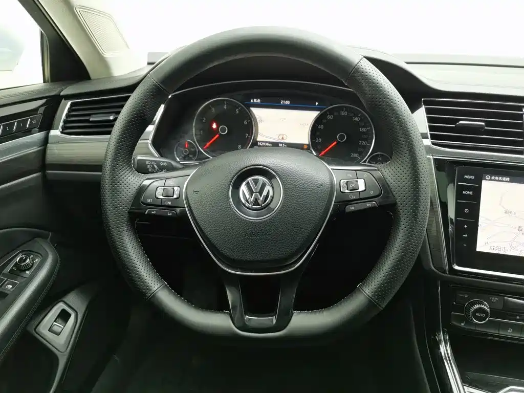 Volkswagen Phideon — фото 11