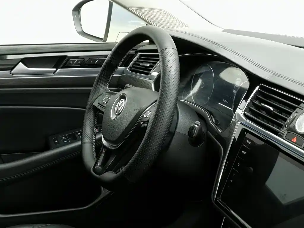 Volkswagen Phideon — фото 22
